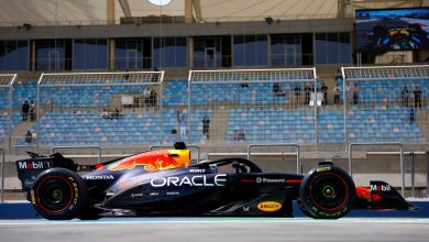 the-real-story-behind-verstappen-showing-middle-finger-in-bahrain-f1-test